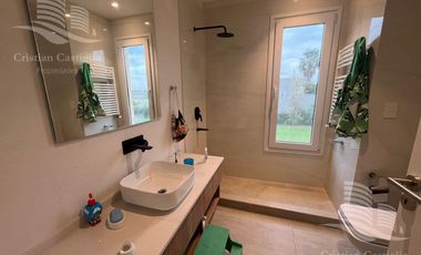 Casa en Venta en Barrio Santa Clara