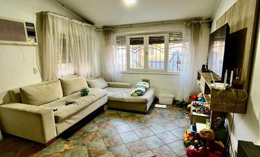 VENTA CASA TRES DORMITORIOS CON COCHERA PATIO EN BARRIO LAS HERAS