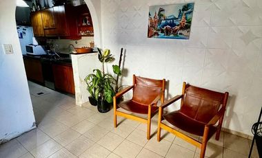 VENTA CASA TRES DORMITORIOS CON COCHERA PATIO EN BARRIO LAS HERAS