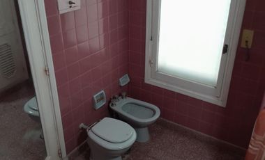 Venta  Casa 4 Dormitorios, Oficina, Patio, 4 Baños cochera en Victoria