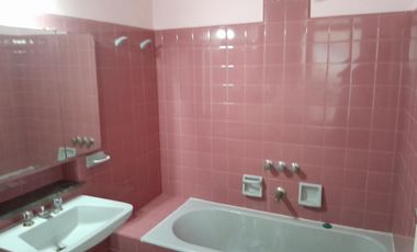 Venta  Casa 4 Dormitorios, Oficina, Patio, 4 Baños cochera en Victoria