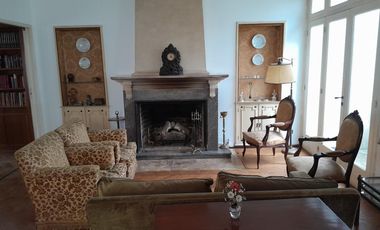 Venta  Casa 4 Dormitorios, Oficina, Patio, 4 Baños cochera en Victoria