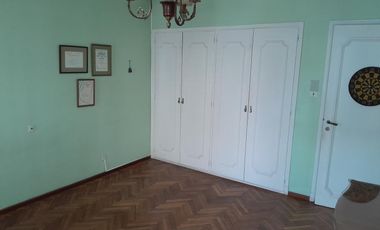 Venta  Casa 4 Dormitorios, Oficina, Patio, 4 Baños cochera en Victoria