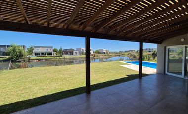 Casa en El Canton - Golf
