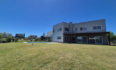 Casa en El Canton - Golf