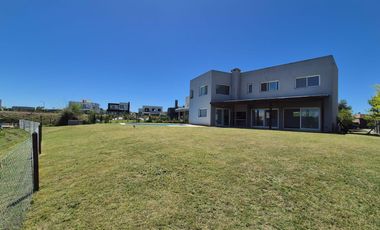 Casa en El Canton - Golf