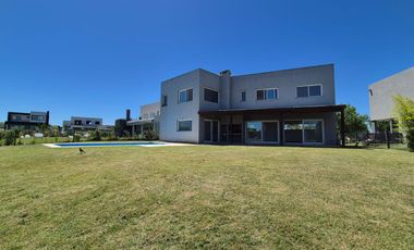 Casa en El Canton - Golf