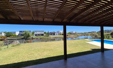 Casa en El Canton - Golf