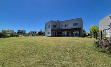 Casa en El Canton - Golf