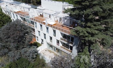 Venta de Departamento 2 AMBIENTES, 2 BAÑOS, Moreno, con patio, mini piscina y cochera