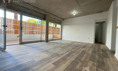 Venta de Departamento 2 AMBIENTES, 2 BAÑOS, Moreno, con patio, mini piscina y cochera