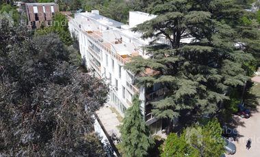 Venta de Departamento 2 AMBIENTES, 2 BAÑOS, Moreno, con patio, mini piscina y cochera