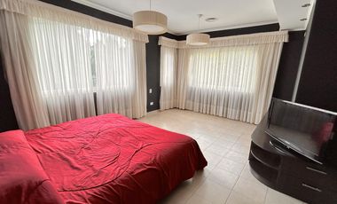 excelente Propiedad con Piscina a la Venta en Fincas de Iraola