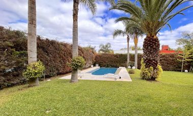 excelente Propiedad con Piscina a la Venta en Fincas de Iraola