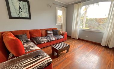 excelente Propiedad con Piscina a la Venta en Fincas de Iraola