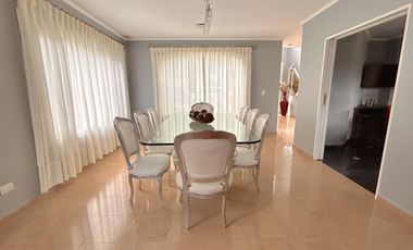 excelente Propiedad con Piscina a la Venta en Fincas de Iraola