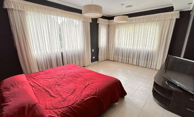 excelente Propiedad con Piscina a la Venta en Fincas de Iraola