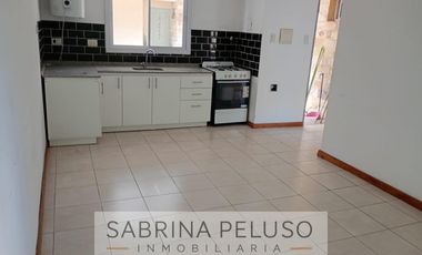 Venta Dpto. 2 Amb con patio y cochera -Complejo Solares I- Moreno