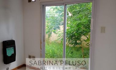 Venta Dpto. 2 Amb con patio y cochera -Complejo Solares I- Moreno