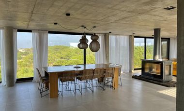 En Venta Casa a Metros de la Playa de Costa Esmeralda Pinamar