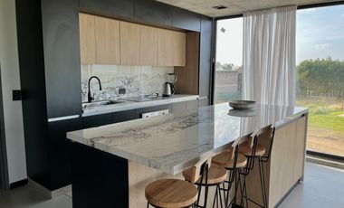 En Venta Casa a Metros de la Playa de Costa Esmeralda Pinamar