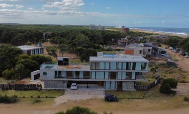 En Venta Casa a Metros de la Playa de Costa Esmeralda Pinamar