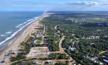 En Venta Casa a Metros de la Playa de Costa Esmeralda Pinamar