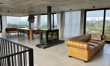 En Venta Casa a Metros de la Playa de Costa Esmeralda Pinamar