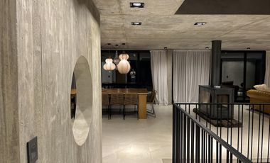 En Venta Casa a Metros de la Playa de Costa Esmeralda Pinamar