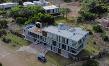 En Venta Casa a Metros de la Playa de Costa Esmeralda Pinamar