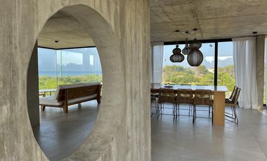 En Venta Casa a Metros de la Playa de Costa Esmeralda Pinamar