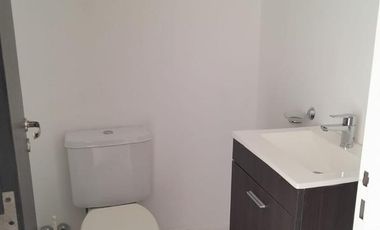 4 ambientes    2 cocheras .Excelente funcionalidad, estar y suite con balcón corrido a laguna.