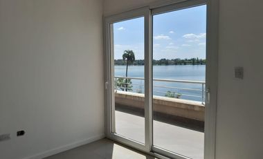 4 ambientes    2 cocheras .Excelente funcionalidad, estar y suite con balcón corrido a laguna.