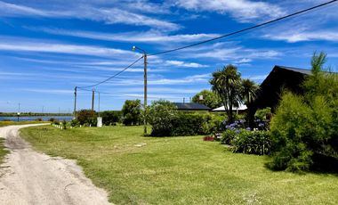 Casa + Quincho con gran parque, a metros del lago!