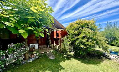 Casa + Quincho con gran parque, a metros del lago!