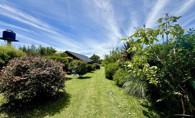 Casa + Quincho con gran parque, a metros del lago!