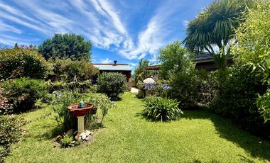 Casa + Quincho con gran parque, a metros del lago!