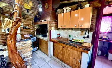 Casa + Quincho con gran parque, a metros del lago!