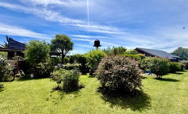 Casa + Quincho con gran parque, a metros del lago!