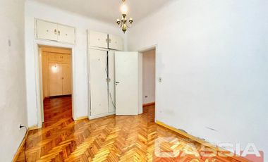 MUY BUEN PH EN PLANTA BAJA CON 3 DORMITORIOS, COCINA, TERRAZA Y COCHERA, UN BAÑO Y LAVADERO