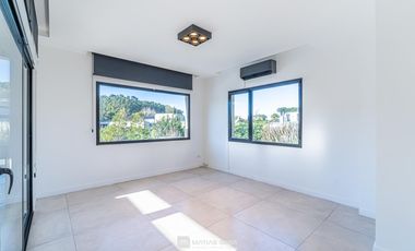 Venta - Casa 4 ambientes con pileta y parrilla - Rúmenco 