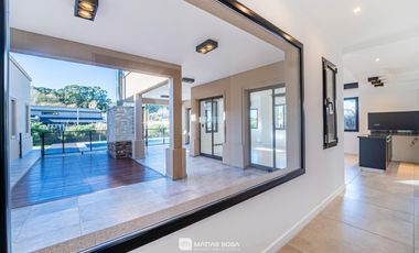 Venta - Casa 4 ambientes con pileta y parrilla - Rúmenco 