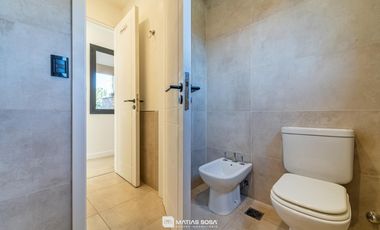 Venta - Casa 4 ambientes con pileta y parrilla - Rúmenco 