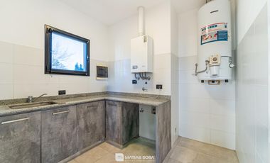 Venta - Casa 4 ambientes con pileta y parrilla - Rúmenco 