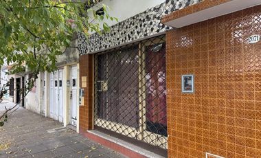 Unidad tipo Monoambiente para reciclar al frente en Florida, Vicente Lopez a 5 cuadras de Av. Maipu