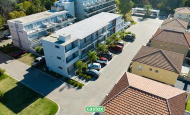 Departamento dos ambientes en  venta en Saravi Village