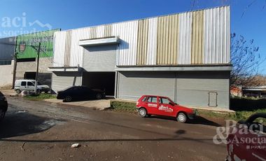 Excelente Galpón con lote lindero