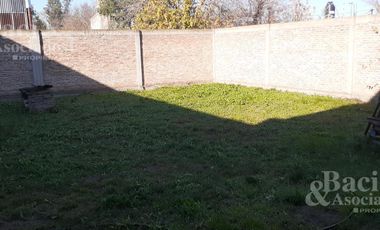 Excelente Galpón con lote lindero