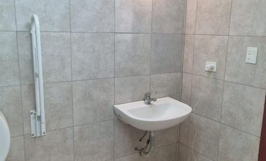 Excelente Galpón con lote lindero