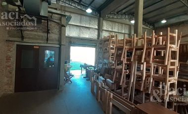 Excelente Galpón con lote lindero